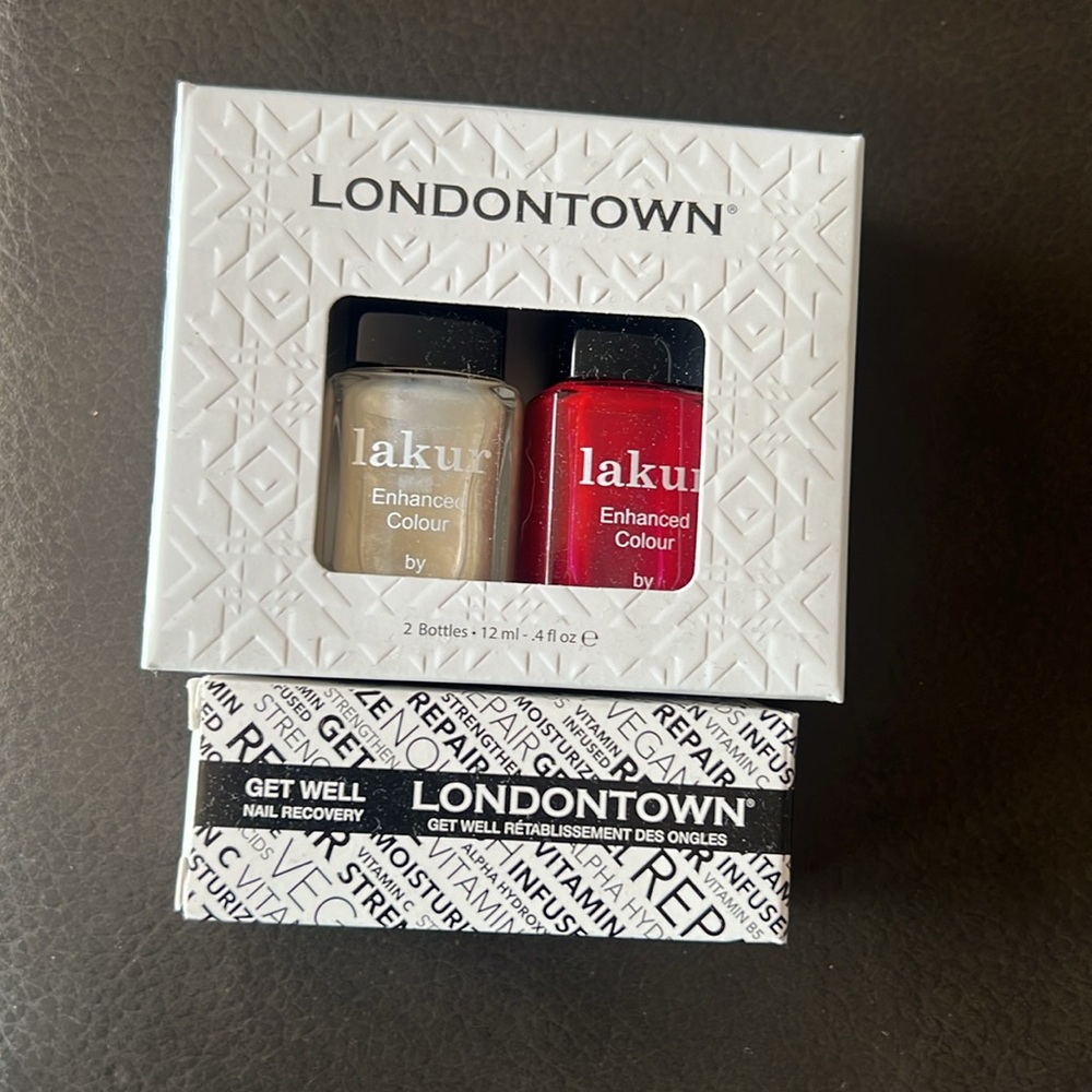 LONDONTOWN set. Frosted berries. Nail recovery coat. New in box!